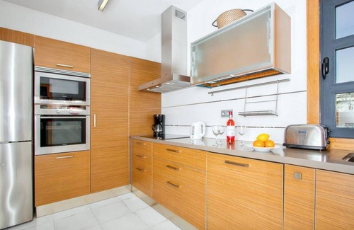Playa Blanca Villa | Homerez - Villa Playa Blanca with pool