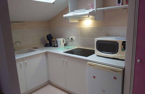 Duravel Apartment | Homerez - Welcoming studio with pool in Duravel 30 m² garden view