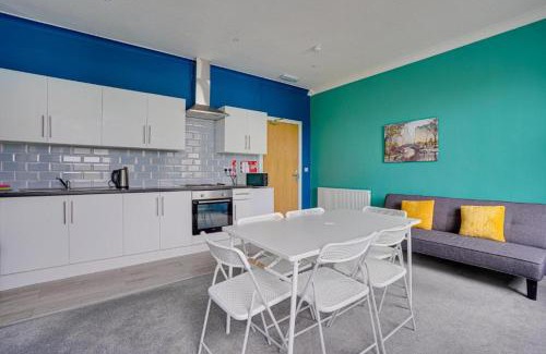 Berwick-upon-Tweed House | Homesly Guest Rooms, Comfortable En-suite Guest Rooms with Free Parking and Self Check-in