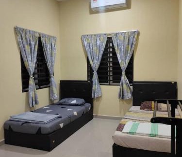 Perak Tengah District House | Homestay Gerbang Desa Seri Iskandar