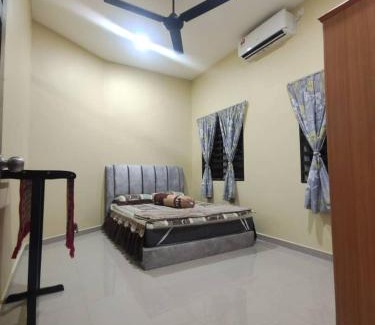 Perak Tengah District House | Homestay Gerbang Desa Seri Iskandar