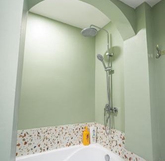 Trang Tien Apartment | Homestay Hoan Kiem 2BR w/bathtub