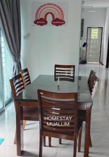 Dengkil House | Homestay Muallim KLIA Dengkil Putrajaya M U S L I M