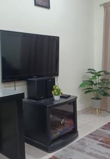 Seri Kembangan Apartment | Homestay near Mines