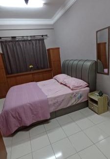 Seri Kembangan Apartment | Homestay near Mines