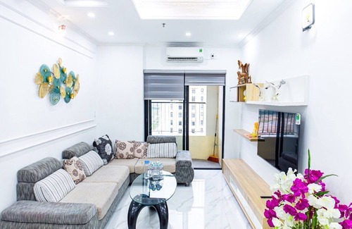 Huong Thuy Apartment | Homestay The Manor Crown Hue