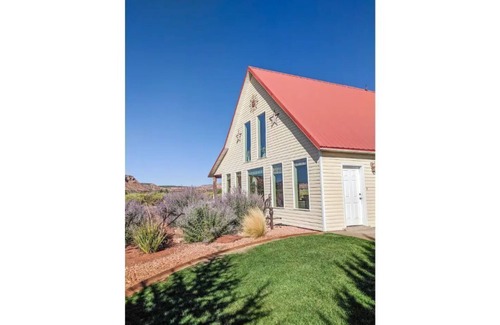 Fredonia House | Homestead Hideaway- Spacious Home Central to Zion, Grand Canyon, Bryce & More!