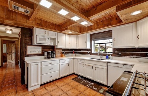 San Marcos House | Homestead House- Game Room, Lounge Pool, Movie Theater, Hot Tub, etc.