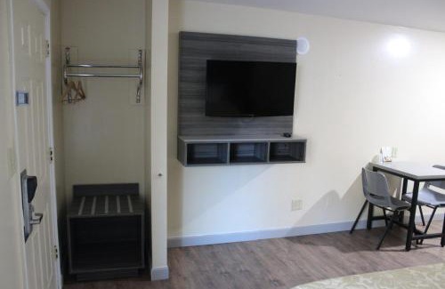 Canton Hotel | Homestead Inn