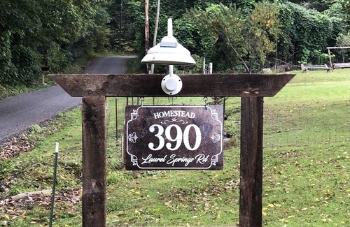 Cosby Cabin | HOMESTEAD is a completely remodeled cabin just minutes from Gatlinburg.