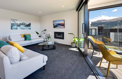 Kelvin Heights House | Homestead Retreat - Lake Views Queenstown