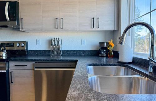 Sandpoint Apartment | Homestead Village - Two Bedroom Condo Top Floor