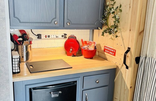 Stamford Apartment | Homesteading at the heart of this charming village