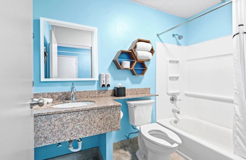 Cortland Hotel | HomeTowne Studios by Red Roof & Conference Center Cortland