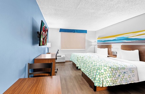 Cortland Hotel | HomeTowne Studios by Red Roof & Conference Center Cortland