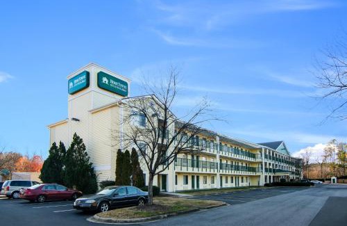 Durham Hotel | HomeTowne Studios by Red Roof Raleigh – Durham