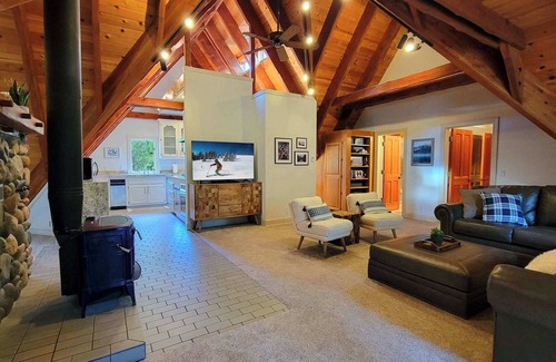 McKinney Estates House | Homewood Hideaway | Family Friendly + EV Charger