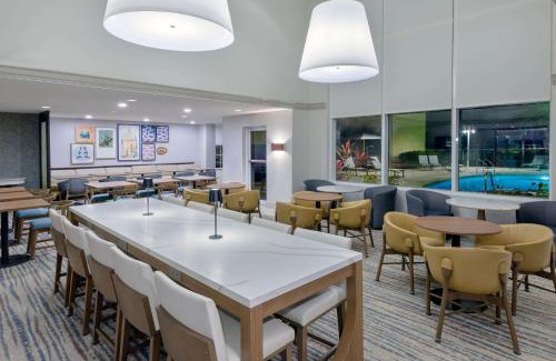 Bonita Springs Hotel | Homewood Suites by Hilton Bonita Springs, FL