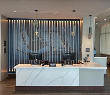 Portsmouth Hotel | Homewood Suites By Hilton Portsmouth Downtown