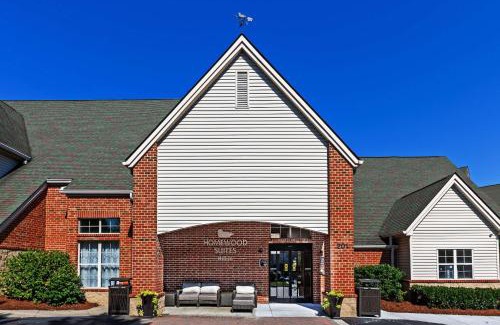 Greensboro Hotel | Homewood Suites by Hilton Greensboro