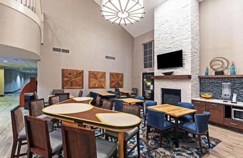 Greensboro Hotel | Homewood Suites by Hilton Greensboro