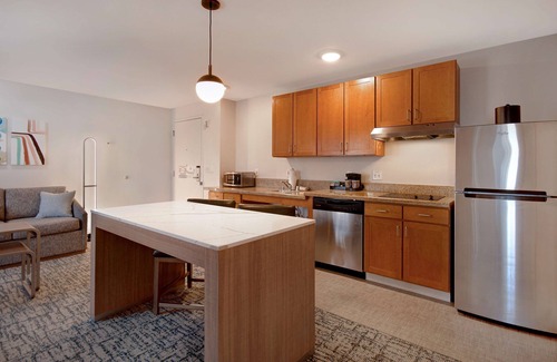 Brisbane Hotel | Homewood Suites by Hilton San Francisco Airport North