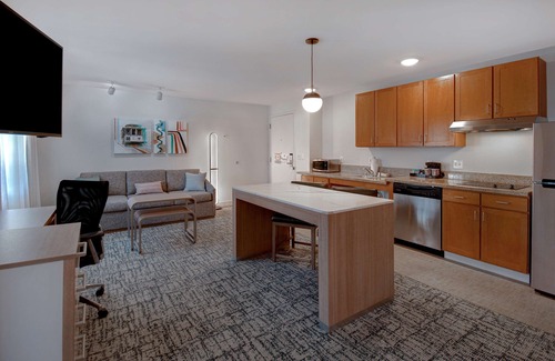 Brisbane Hotel | Homewood Suites by Hilton San Francisco Airport North