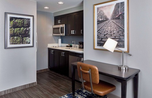 Hitch Village - Fred Wessels Homes Hotel | Homewood Suites by Hilton Savannah Historic Dist/Riverfront