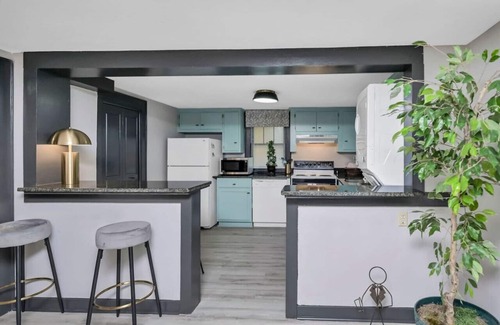 Earlewood House | Homey 4BR in Earlewood | Whole House | Sleeps 8!