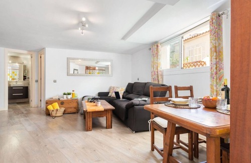 Alcanada Apartment | Homey "Casa Lyon" Very Close to the Sea, AC, WiFi