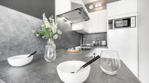 Ambilly Apartment | Homey Garden - Parking Gratuit, Balcon, Proche Tram, Netflix