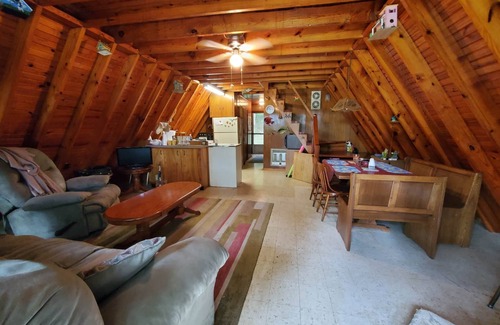 Mammoth Cave House | Homey Hideaway at Brier Creek