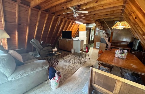 Mammoth Cave House | Homey Hideaway at Brier Creek