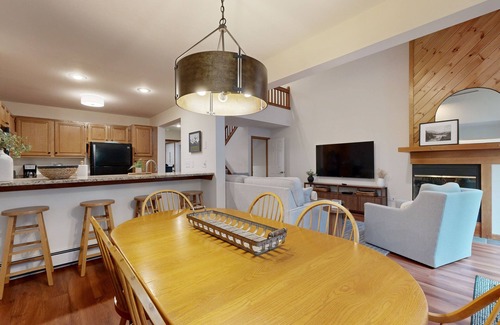 Lincoln Condo | Homey Mountain Retreat: close to skiing and all season outdoor adventures