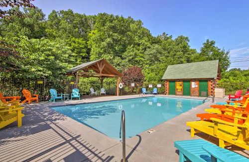 Sevierville House | Homey Sevierville Cabin with Deck Near Pigeon Forge!