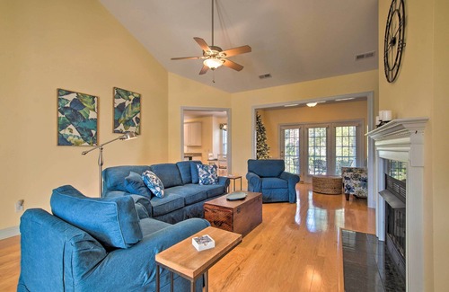 St. James House | Homey Southport Retreat ~ 8 Mi to Downtown!