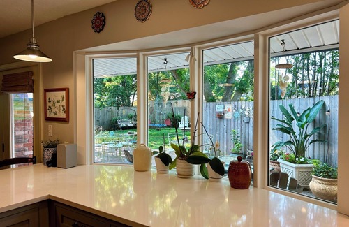 Norman House | Homey, spacious, near campus retreat.