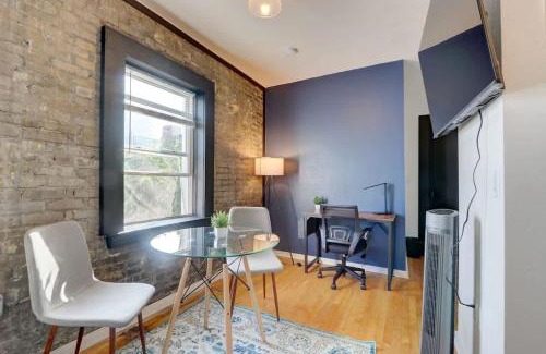 Lower East Side Apartment | Homey Studio McKinley Beach - Brady St Lower East