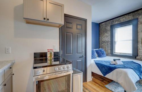 Lower East Side Apartment | Homey Studio McKinley Beach - Brady St Lower East