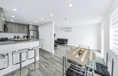 Flagami House | Homey Studio Near Airport & Water Park | Convenient Stay