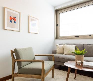 Collblanc y La Torrassa Apartment | Homing Barcelona 101