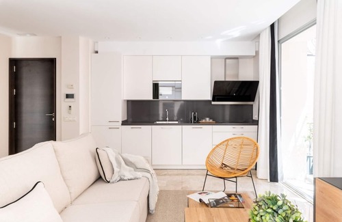 Encarnacion-Regina Apartment | Hommyhome Vera Cruz 101