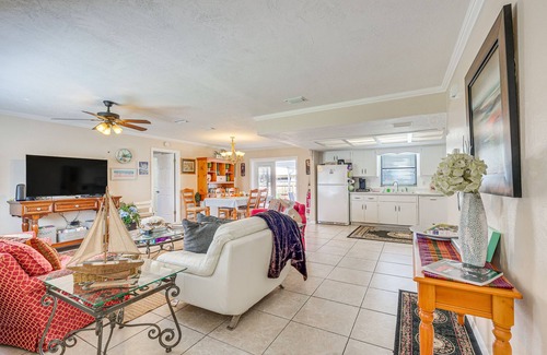 Homosassa House | Homosassa Home w/ Private Yard ~ 4 Mi to Fishing!
