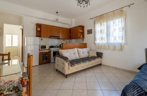 Larissa Apartment | Honey apartment LA