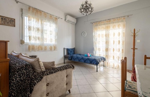 Larissa Apartment | Honey apartment LA