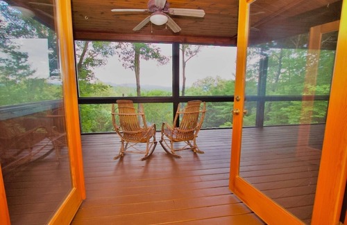 My Mountain Cabin | Honey Bear Hideaway - Mountain Views - Paved Roads - Pup Friendly - Cozy - WIFI
