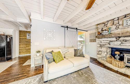 Helen House | Honey Bear Hideaway