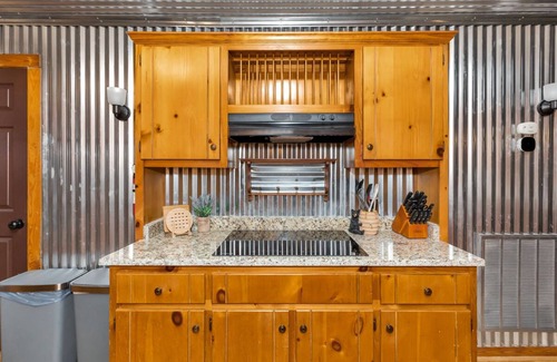 Guntersville Cabin | Honey Bear Lane - Log Cabin - Lake Guntersville, AL - Near Sunset Beach