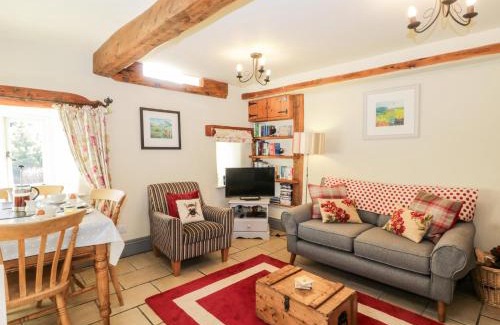 Staintondale House | Honey Bee Cottage