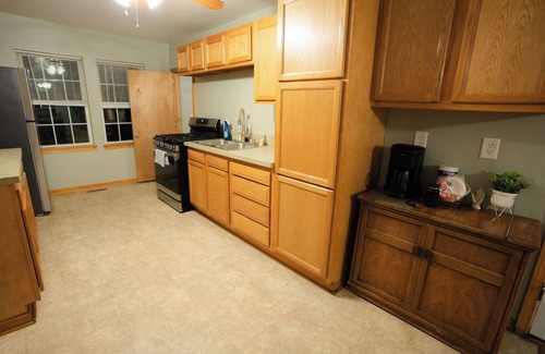 Laurelville Cottage | Honey Hill Cottage, rural family cottage with loft, firepit